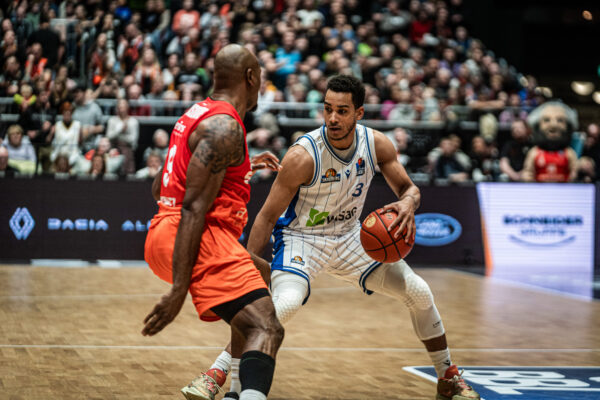 Niners Chemnitz vs. Skyliners Frankfurt - 15. Spieltag - easyCredit BBL - Basketball Bundesliga - Basketball - Saison 2024/25 - 04.01.2025