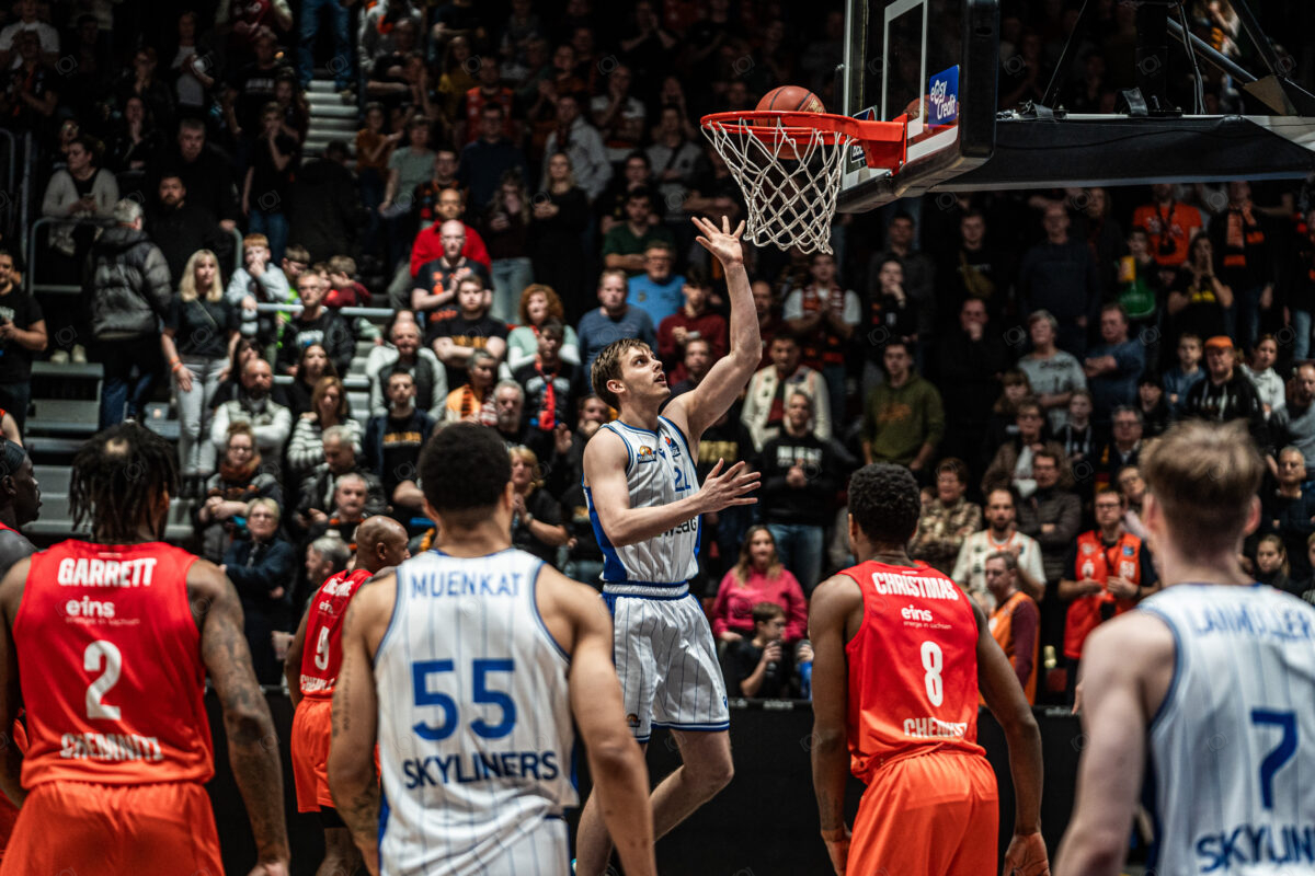 Niners Chemnitz vs. Skyliners Frankfurt - 15. Spieltag - easyCredit BBL - Basketball Bundesliga - Basketball - Saison 2024/25 - 04.01.2025