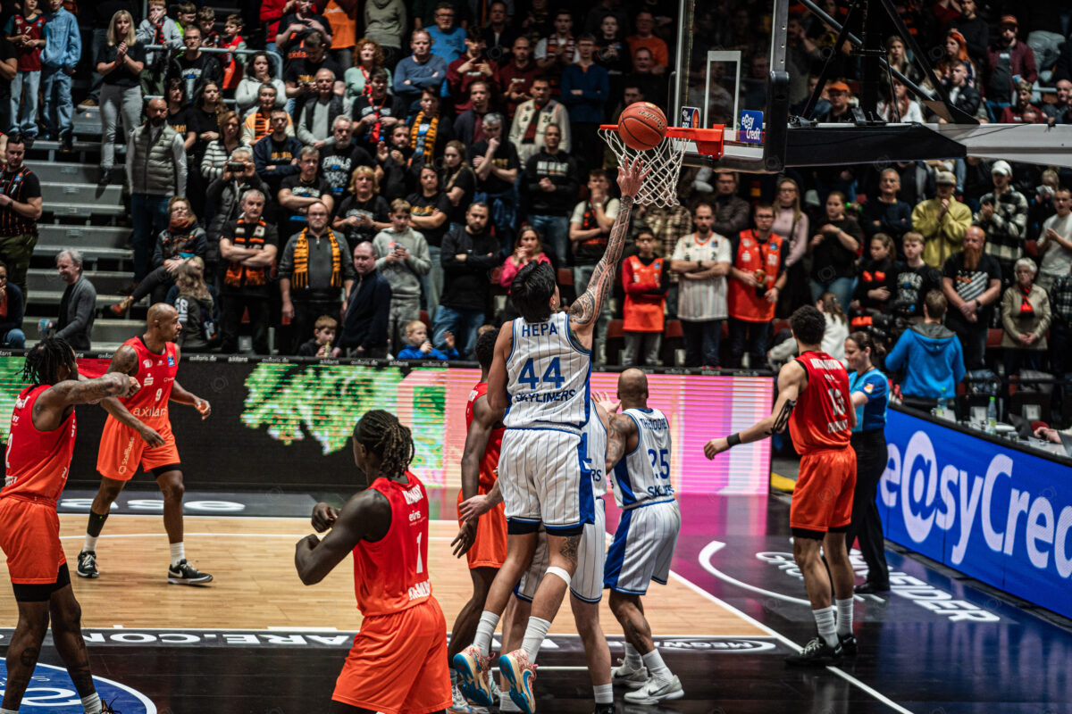 Niners Chemnitz vs. Skyliners Frankfurt - 15. Spieltag - easyCredit BBL - Basketball Bundesliga - Basketball - Saison 2024/25 - 04.01.2025