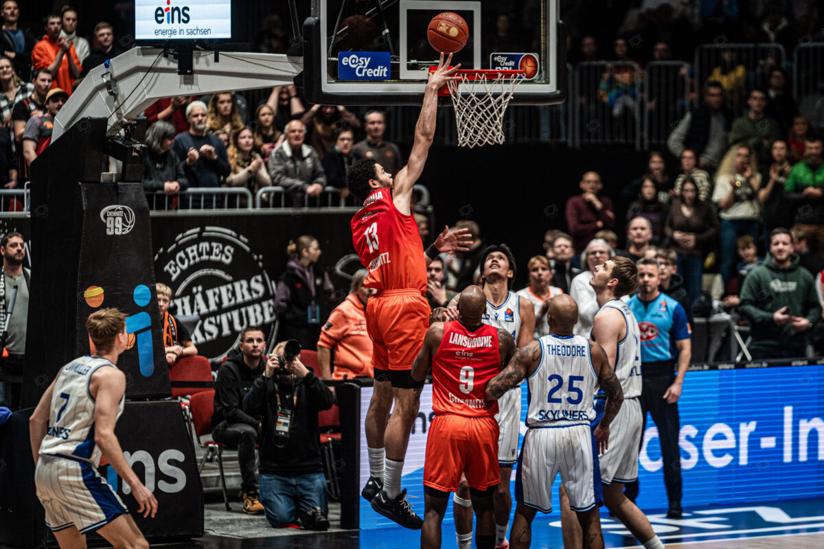 Niners Chemnitz vs. Skyliners Frankfurt - 15. Spieltag - easyCredit BBL - Basketball Bundesliga - Basketball - Saison 2024/25 - 04.01.2025