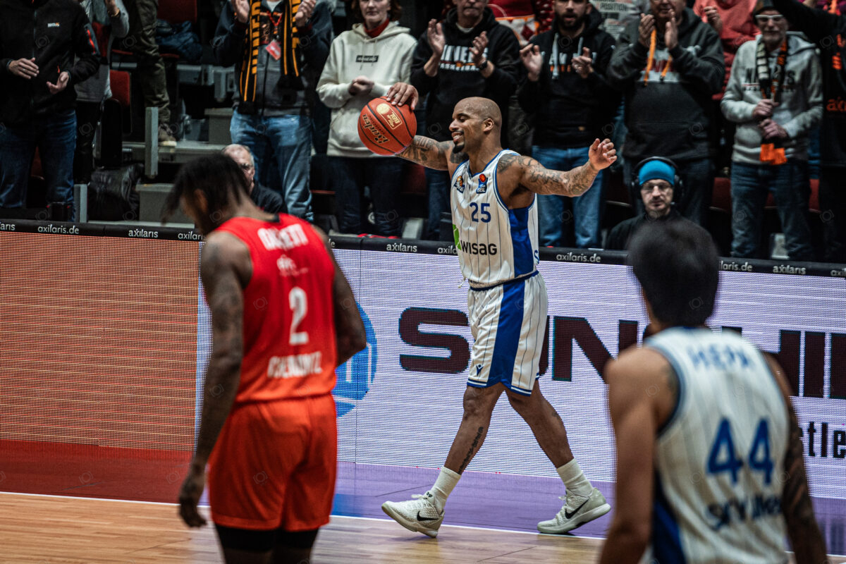 Niners Chemnitz vs. Skyliners Frankfurt - 15. Spieltag - easyCredit BBL - Basketball Bundesliga - Basketball - Saison 2024/25 - 04.01.2025