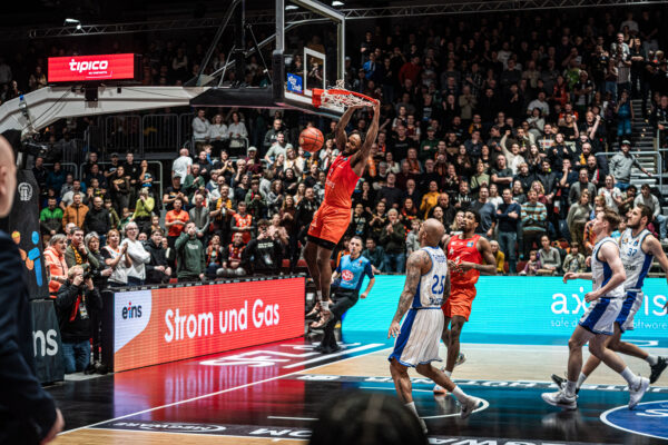 Niners Chemnitz vs. Skyliners Frankfurt - 15. Spieltag - easyCredit BBL - Basketball Bundesliga - Basketball - Saison 2024/25 - 04.01.2025