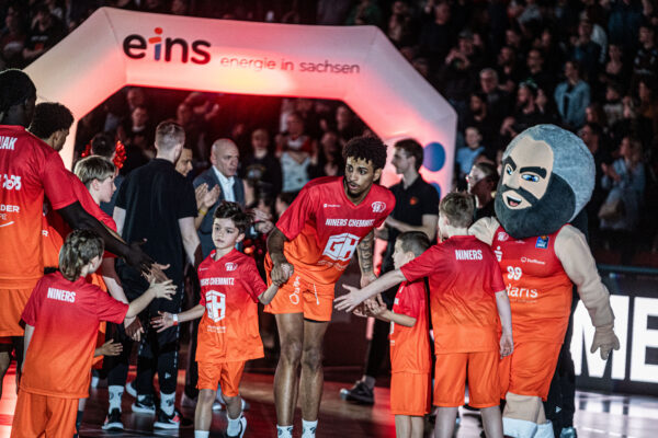 Niners Chemnitz vs. Veolia Towers Hamburg - 17. Spieltag - easyCredit BBL - Basketball Bundesliga - Basketball - Saison 2024/25 - 17.01.2025