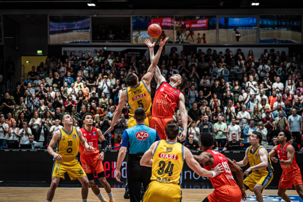 Niners Chemnitz vs. Alba Berlin - 30. Spieltag - easyCredit BBL - Basketball Bundesliga - Basketball - Saison 2024/25 - 27.04.2025