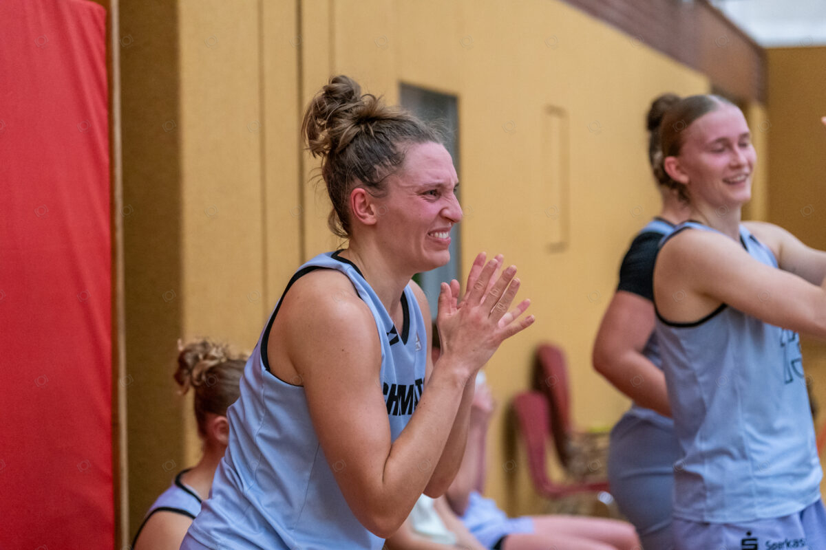 20250920-chemcats-chemnitz-vs-eintracht-braunschweig-lionpride-208