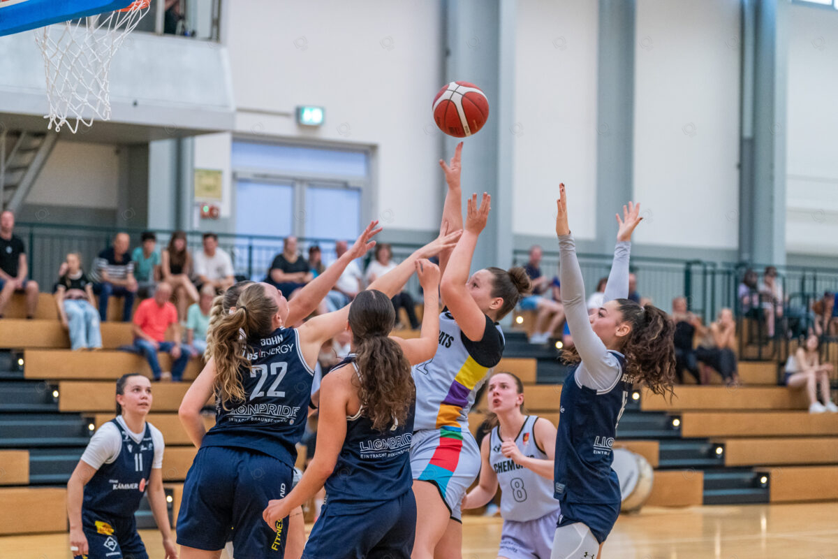 20250920-chemcats-chemnitz-vs-eintracht-braunschweig-lionpride-375