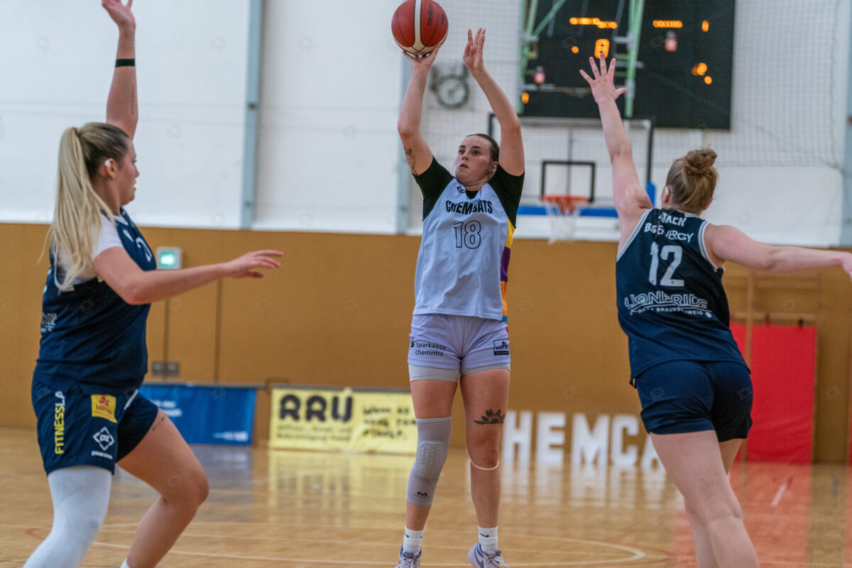 20250920-chemcats-chemnitz-vs-eintracht-braunschweig-lionpride-96