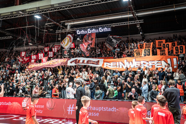 Niners Chemnitz vs. Veolia Towers Hamburg - 2. Spieltag - easyCredit BBL - Basketball Bundesliga - Basketball - Saison 2025/26 - 03.10.2025