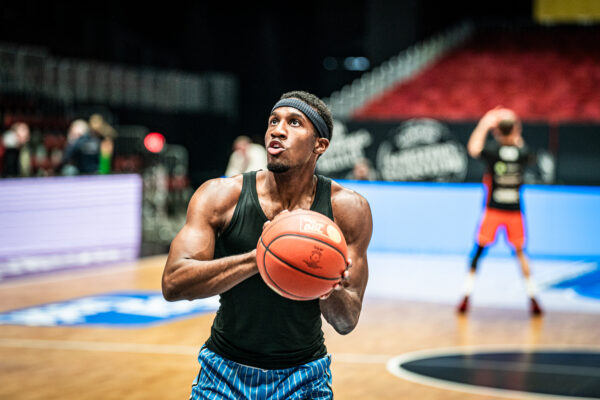 Niners Chemnitz vs. Veolia Towers Hamburg - 2. Spieltag - easyCredit BBL - Basketball Bundesliga - Basketball - Saison 2025/26 - 03.10.2025