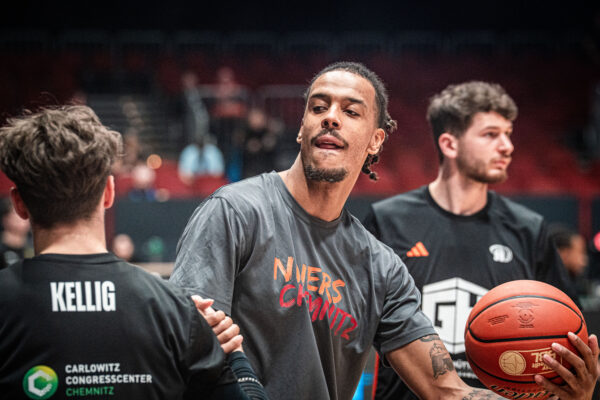 NINERS Chemnitz vs. BASKETBALL LÖWEN Braunschweig - 6. Spieltag - easyCredit BBL - Basketball Bundesliga - Basketball - Saison 2025/26 - 01.11.2025