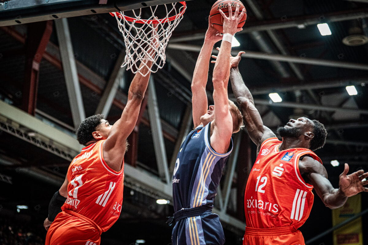 NINERS Chemnitz vs. ALBA Berlin - 8. Spieltag - easyCredit BBL - Basketball Bundesliga - Basketball - Saison 2025/26 - 23.11.2025