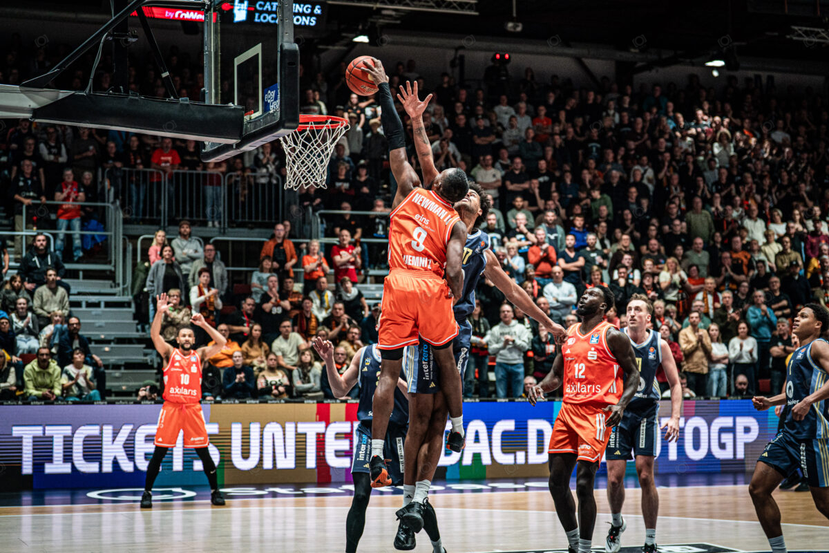 NINERS Chemnitz vs. ALBA Berlin - 8. Spieltag - easyCredit BBL - Basketball Bundesliga - Basketball - Saison 2025/26 - 23.11.2025