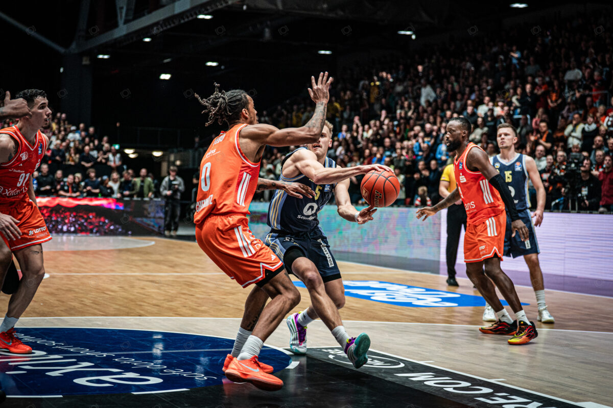 NINERS Chemnitz vs. ALBA Berlin - 8. Spieltag - easyCredit BBL - Basketball Bundesliga - Basketball - Saison 2025/26 - 23.11.2025