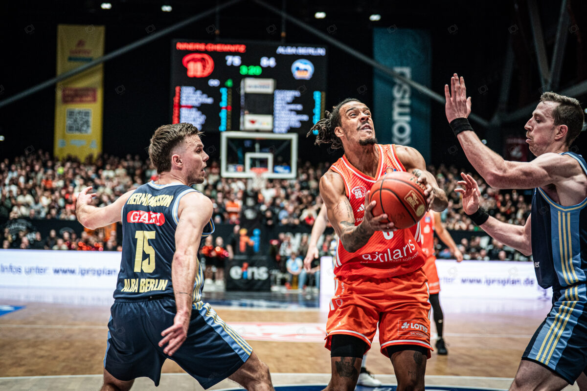 NINERS Chemnitz vs. ALBA Berlin - 8. Spieltag - easyCredit BBL - Basketball Bundesliga - Basketball - Saison 2025/26 - 23.11.2025