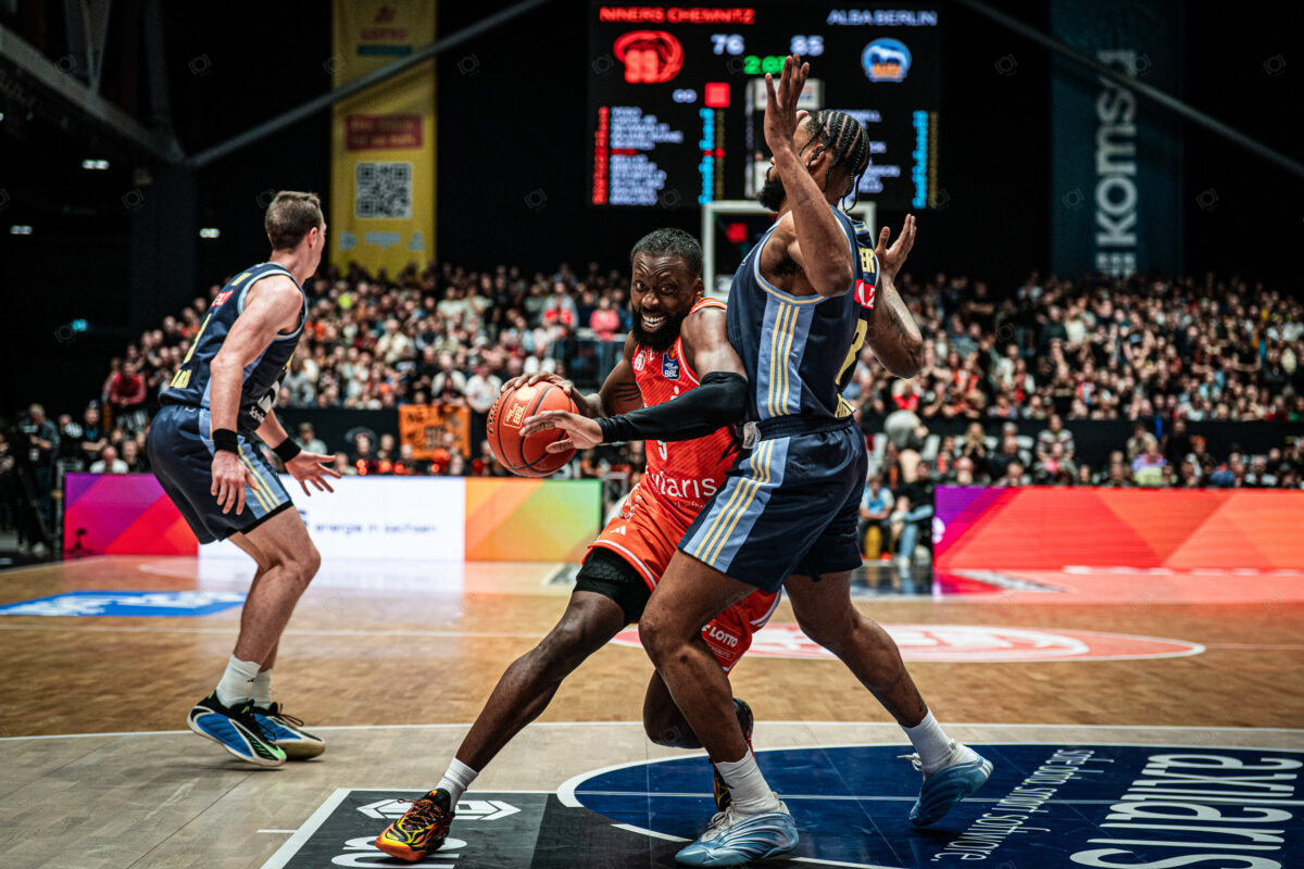 NINERS Chemnitz vs. ALBA Berlin - 8. Spieltag - easyCredit BBL - Basketball Bundesliga - Basketball - Saison 2025/26 - 23.11.2025