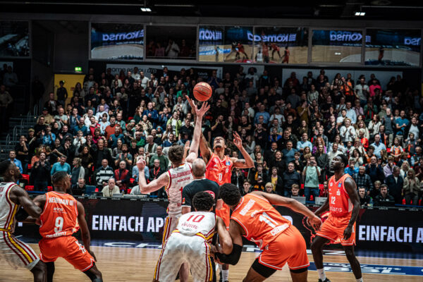 NINERS Chemnitz vs. Fitness First Würzburg Baskets - 10. Spieltag - easyCredit BBL - Basketball Bundesliga - Basketball - Saison 2025/26 - 12.12.2025