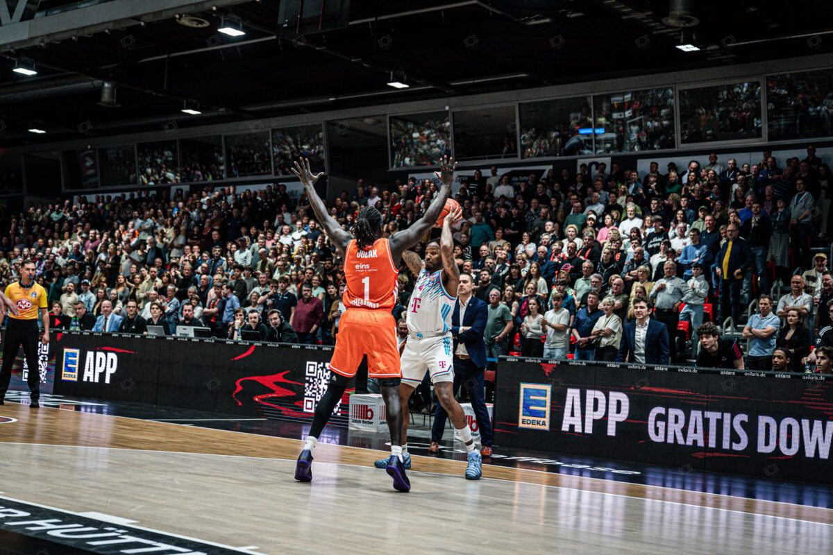 NINERS Chemnitz vs Telekom Baskets Bonn - 28. Spieltag - easyCredit BBL - Basketball Bundesliga - Basketball - Saison 2025/26 - 04.04.2026