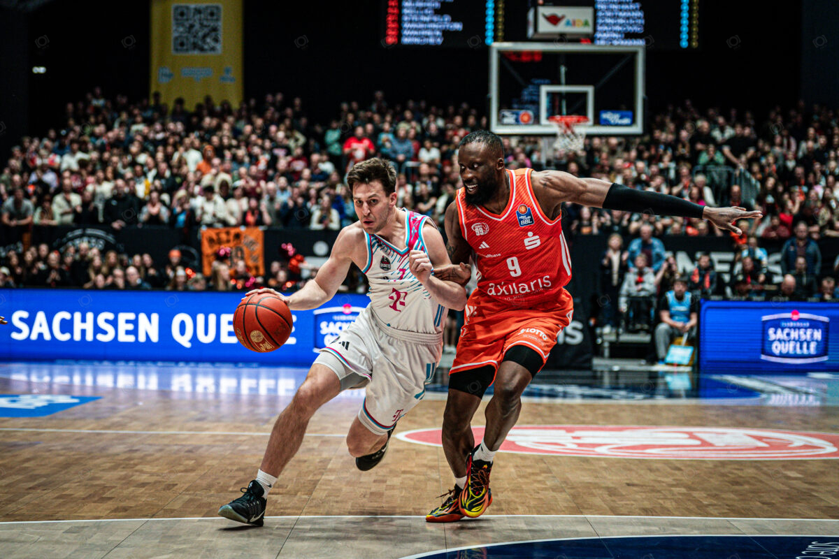 NINERS Chemnitz vs Telekom Baskets Bonn - 28. Spieltag - easyCredit BBL - Basketball Bundesliga - Basketball - Saison 2025/26 - 04.04.2026